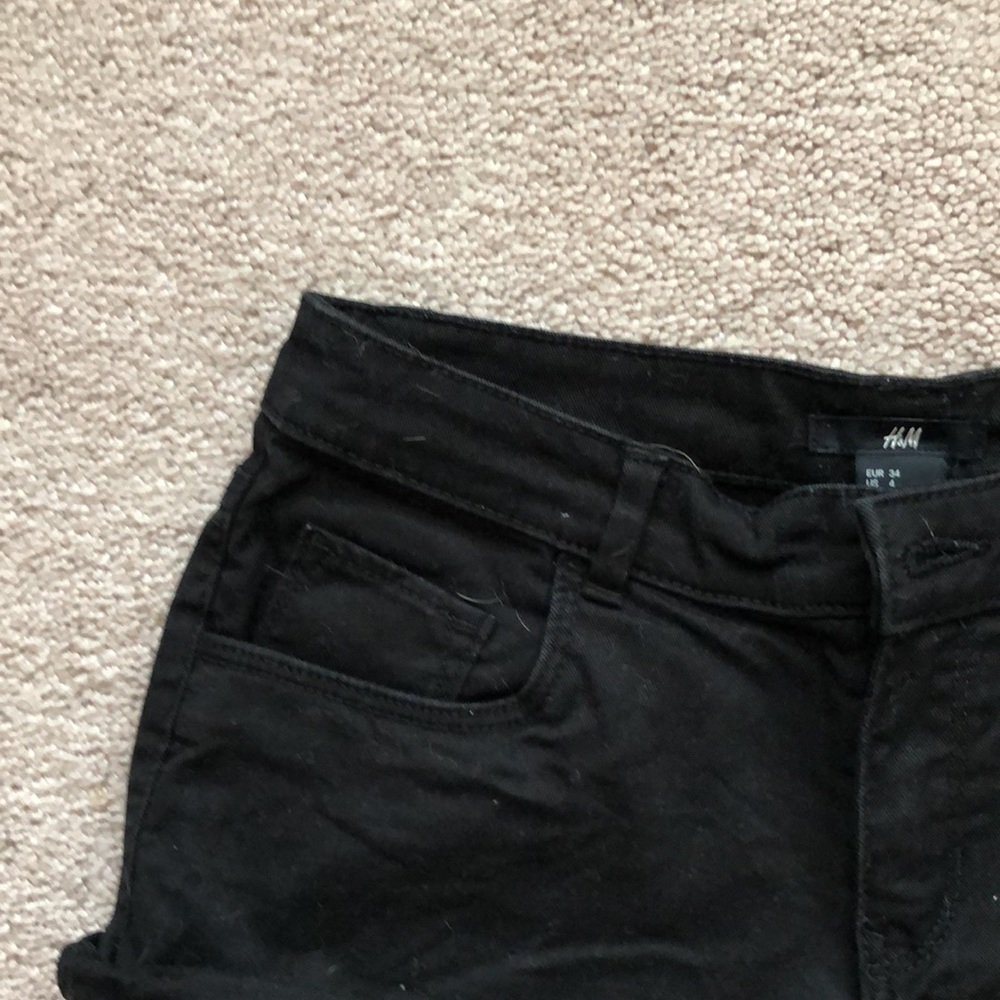 Shorts - Picture 2 of 6